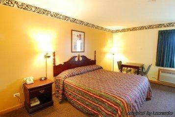 Executive Inn And Suites Уокиган Екстериор снимка