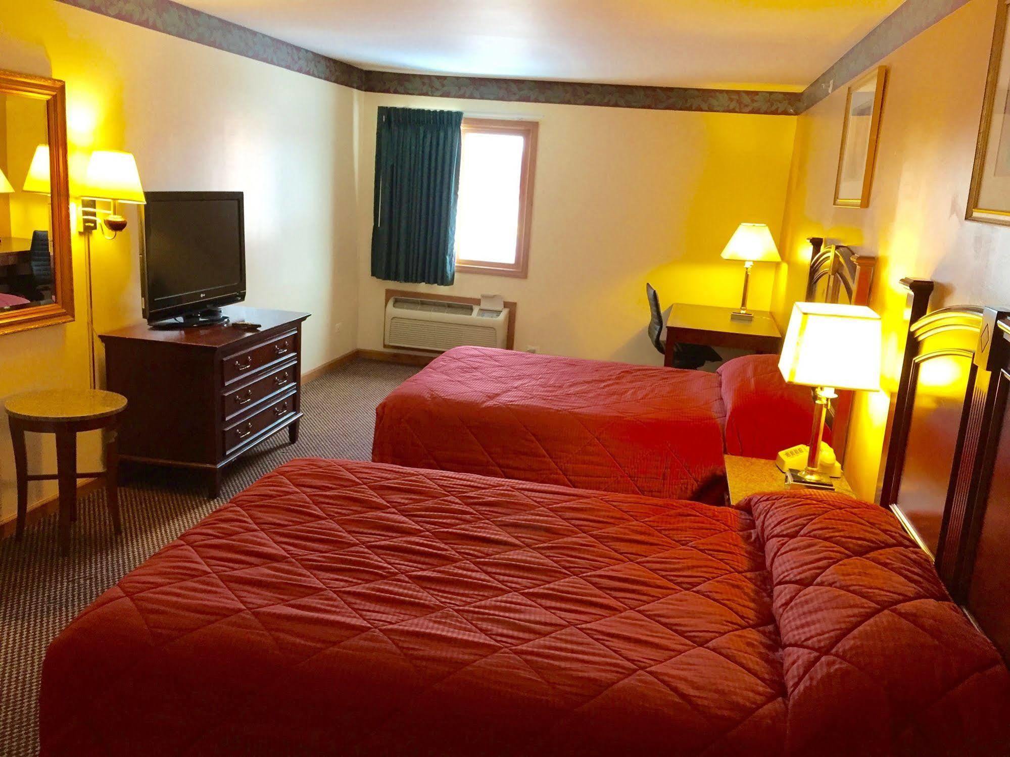 Executive Inn And Suites Уокиган Екстериор снимка