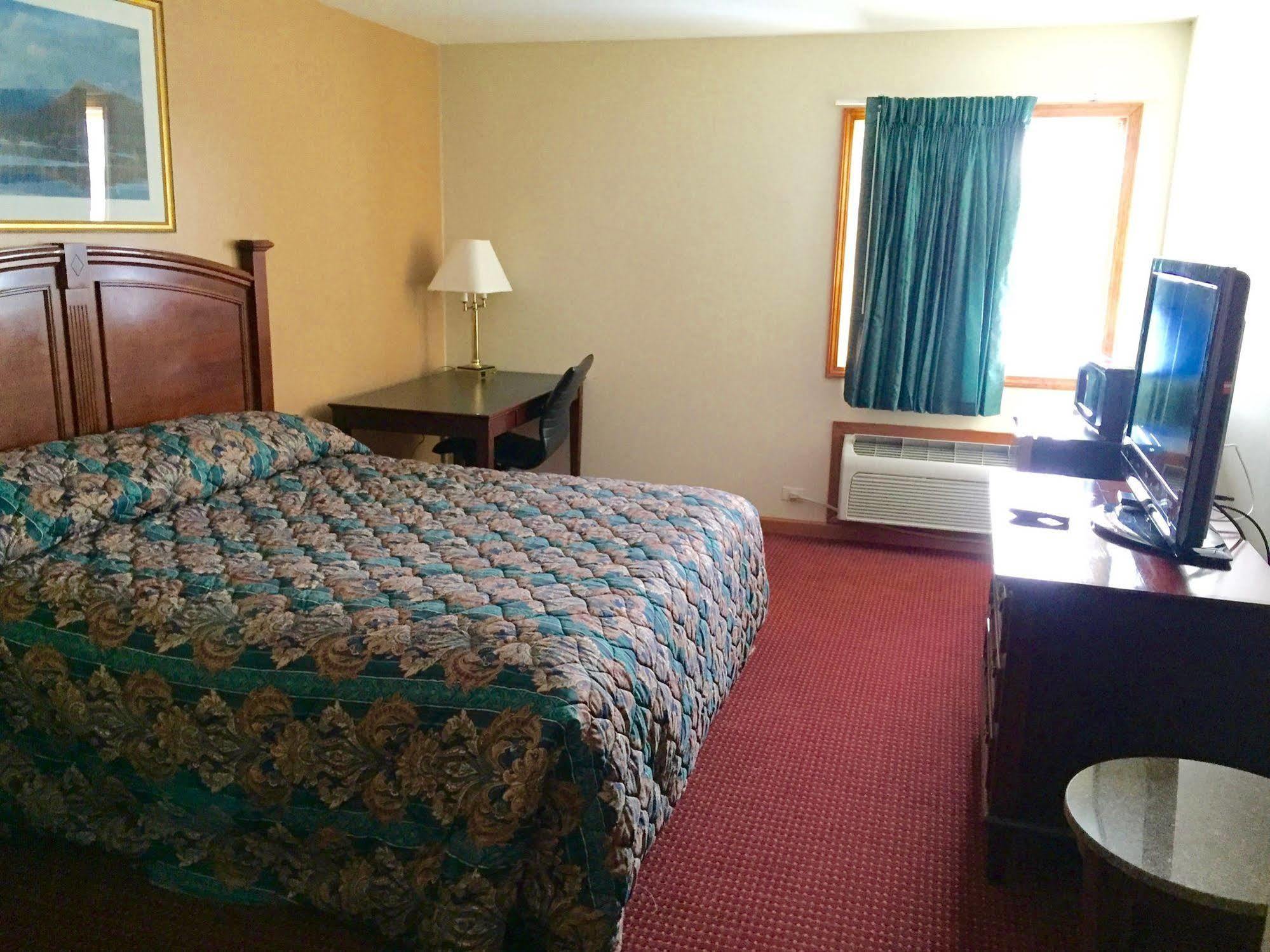 Executive Inn And Suites Уокиган Екстериор снимка